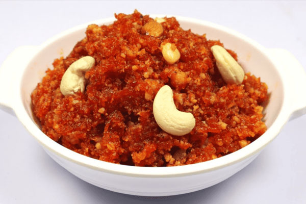 Gajar Halwa Recipe: इस तरह स्वादिष्ट बनेगा गाजर का हलवा, यहां है स्पेशल रेसिपी