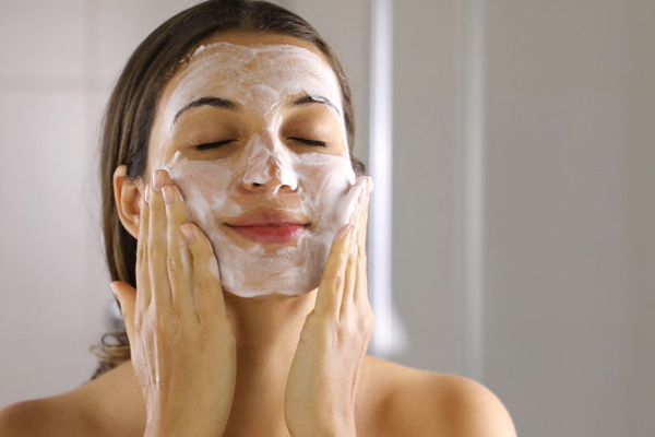 Skin Care Tips: स्किन केयर के खास बेसिक टिप्स, फॉलो करना ना भूलें