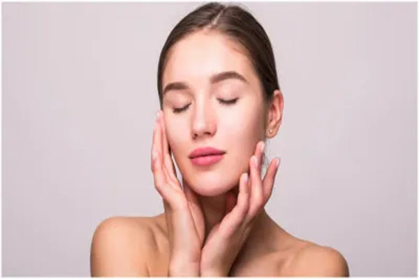 Skin Care Tips: इंस्टेंट ग्लो के लिए इस चीज का करें इस्तेमाल, किचन में है मौजूद